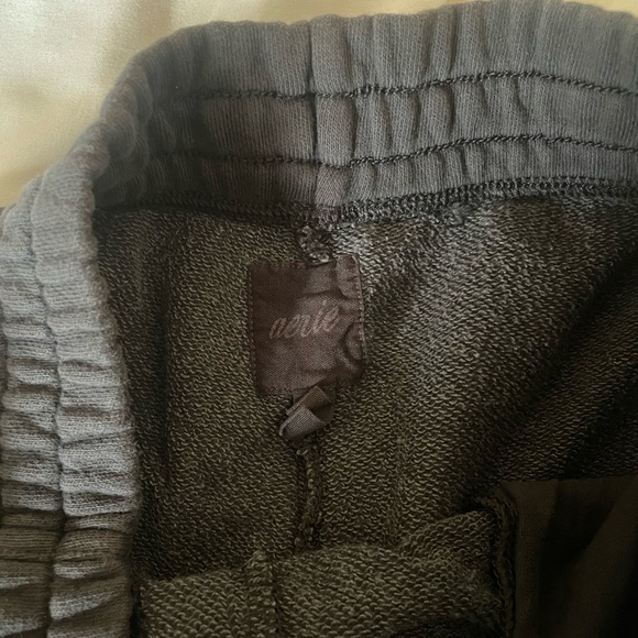 black sweatshorts - Picture 3 of 3